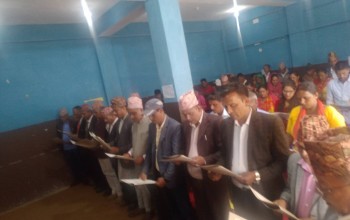 दशरथचन्दका वडा अध्यक्ष र सदस्यहरुले लिए शपथ,मिलेर काम गर्न मेयर जोशीको निर्देशन 